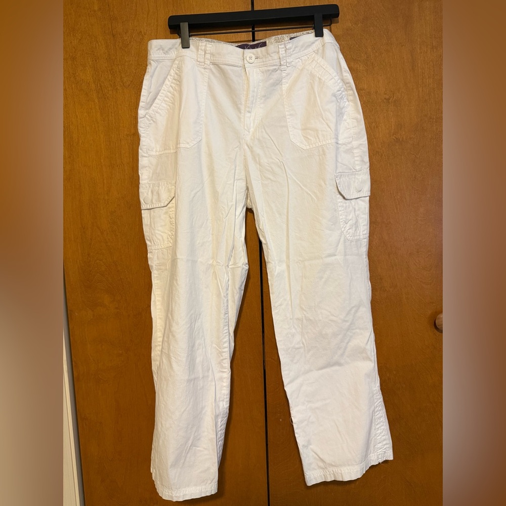 Gloria Vanderbilt White Cargo Pants with Pockets